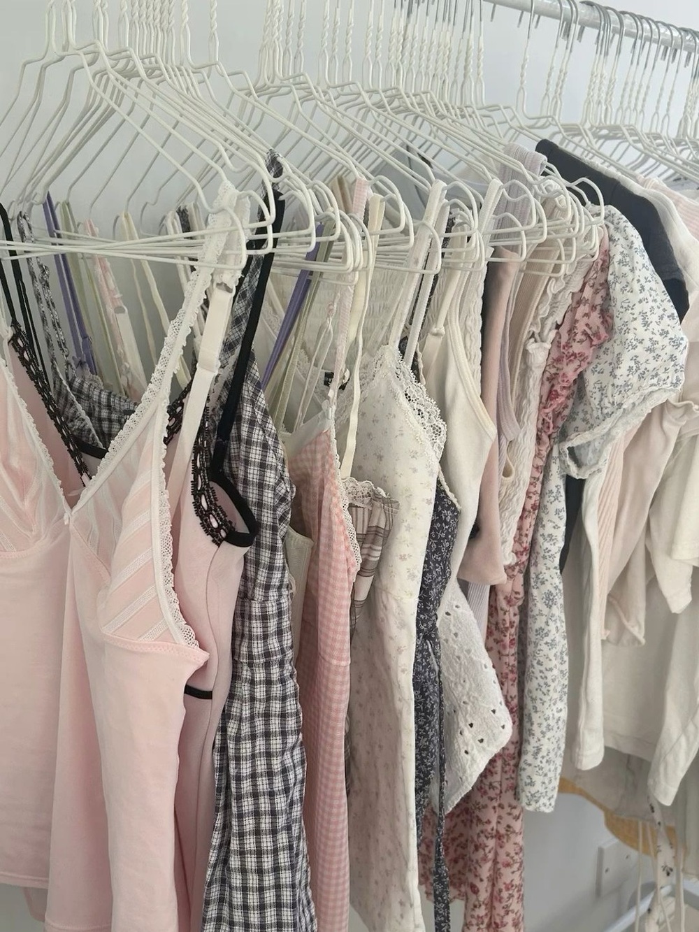 Women’s Clothing Mystery Bundle + Shoes & Accessories (MYSTERY BOX 🎀)